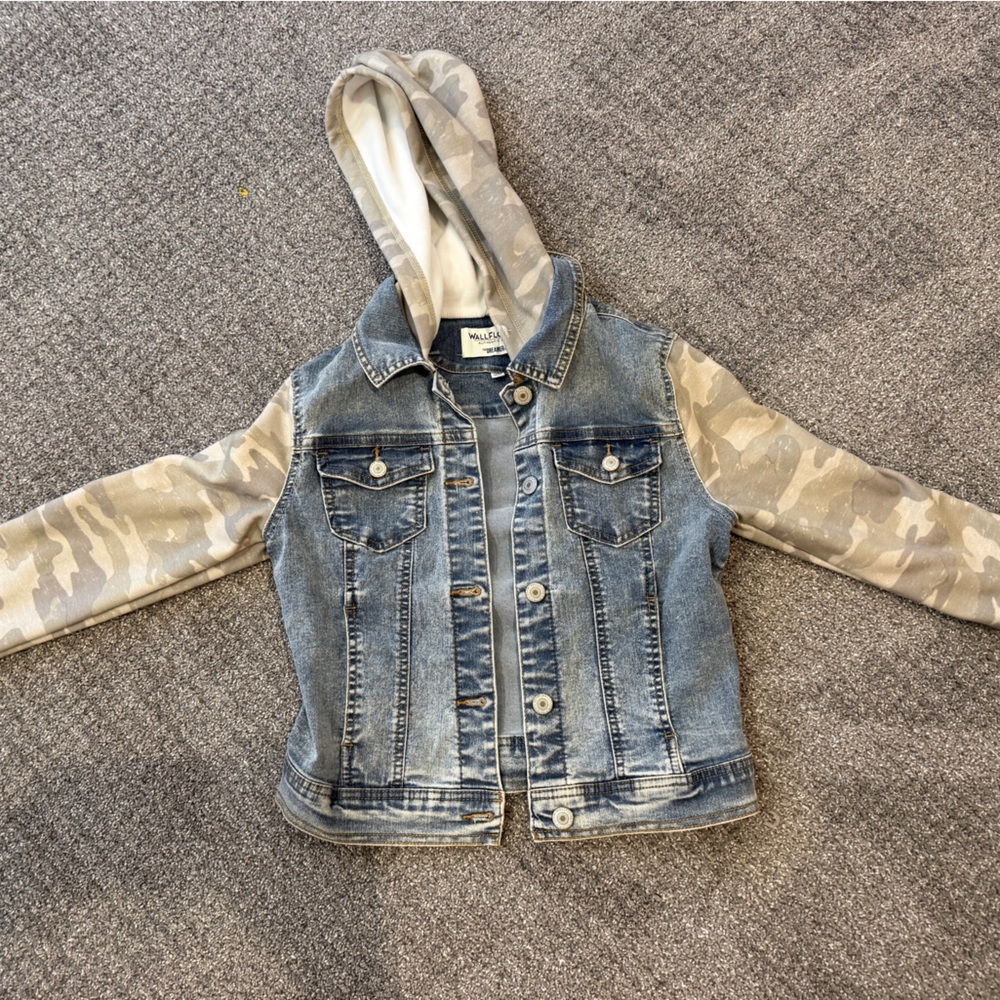 Wallflower Blue Denim Jacket with Beige Camo Hood & Sleeves, juniors size medium